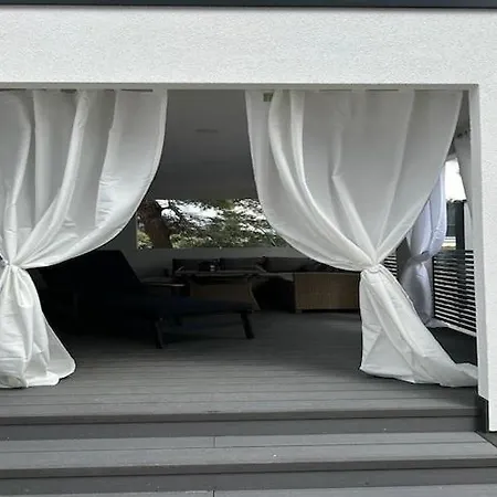 بيت للعطل Mobile In With Garden, Cleaning Included دراغ
