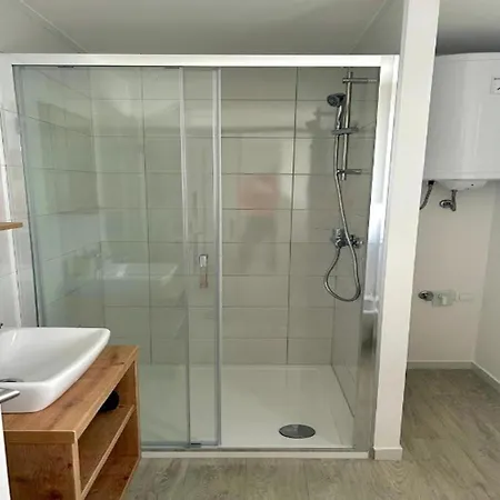 Mobile In With Garden, Cleaning Included