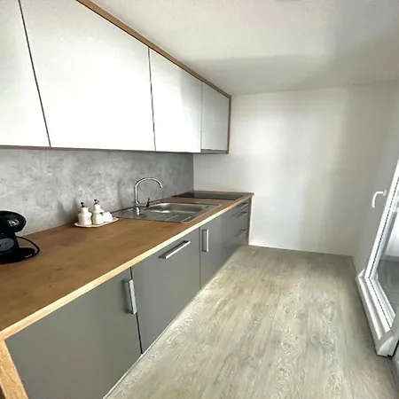 Mobile In With Garden, Cleaning Included *