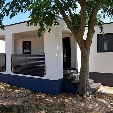 Mobile In With Garden, Cleaning Included دراغ