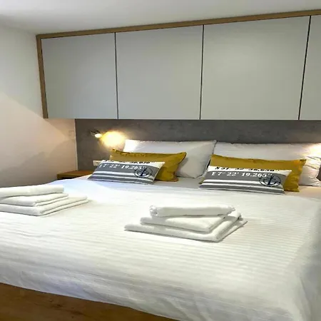 بيت للعطل Mobile In With Garden, Cleaning Included دراغ