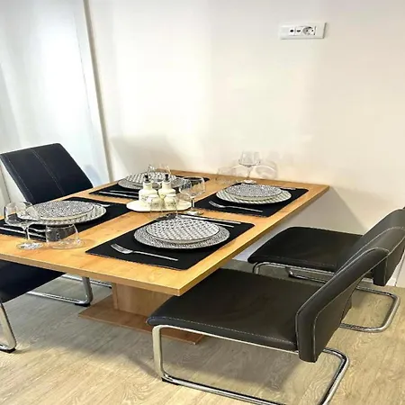 Mobile In With Garden, Cleaning Included Feriehus